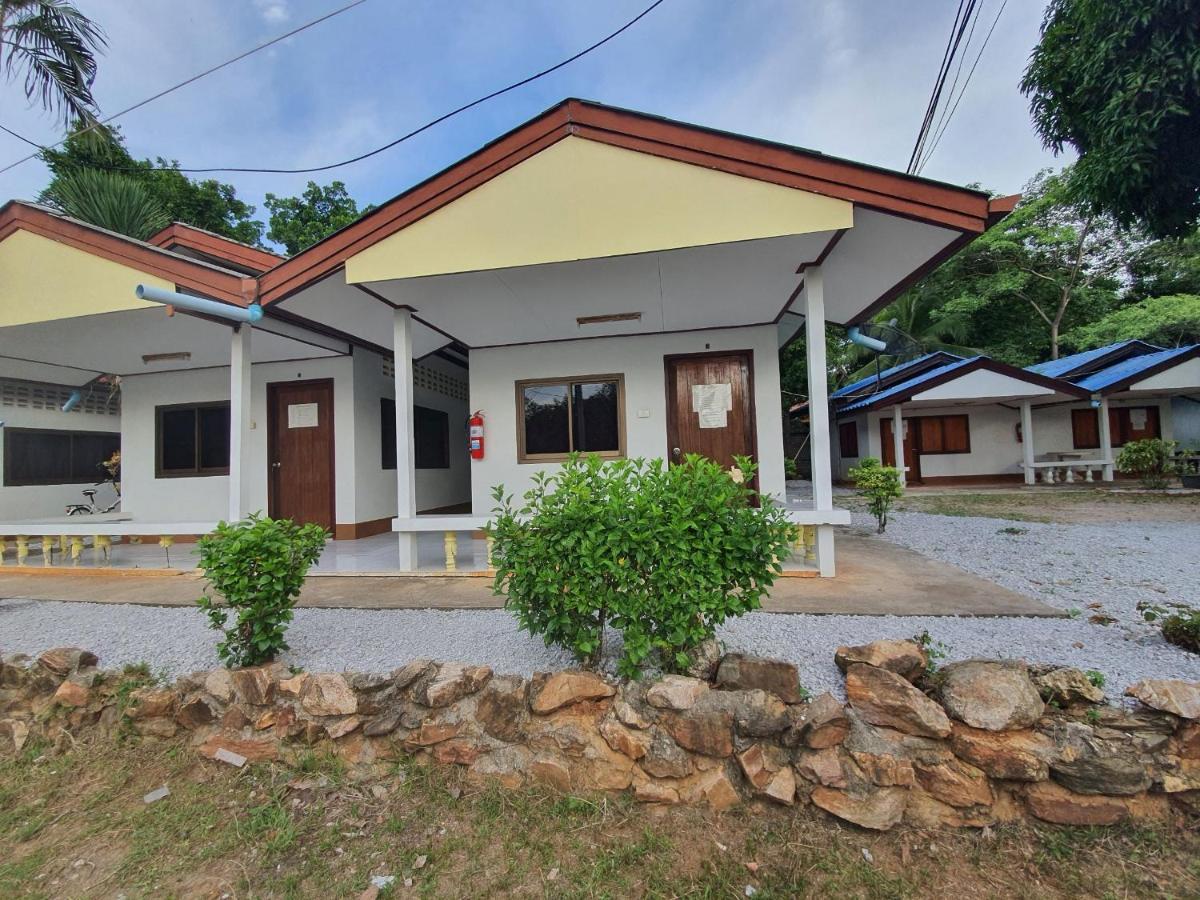 Pineapple Resort Ban Huai Thalaeng Phan Exterior foto